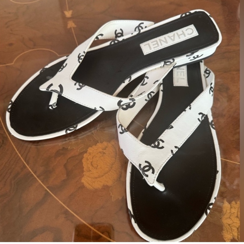 Chanel sandal